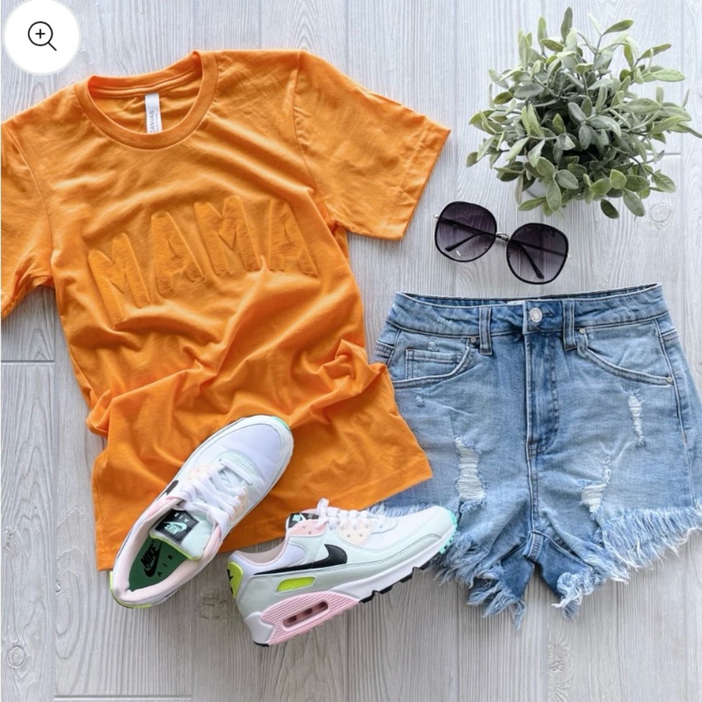 Mango “Mama” Short Sleeve Tee